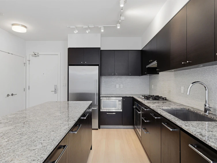 307-6180 Cooney Road, Richmond, BC, V6Y 0H2 - 6