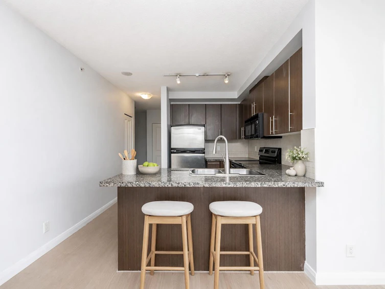 1008-898 Carnarvon Street, New Westminster, BC, V3M 0C3 - 3
