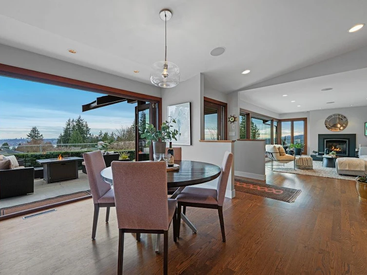 124 Carisbrooke Crescent, North Vancouver, BC, V7N 2S1 - 13