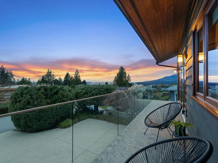124 Carisbrooke Crescent, North Vancouver, BC, V7N 2S1 - 21