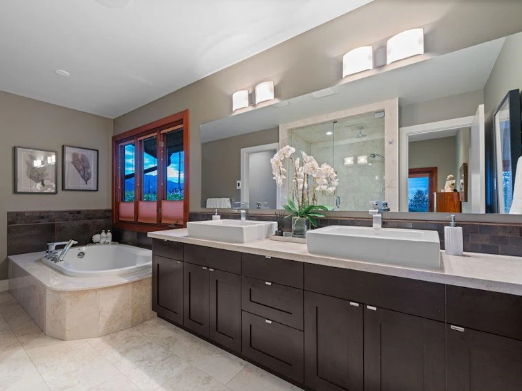 124 Carisbrooke Crescent, North Vancouver, BC, V7N 2S1 - 22