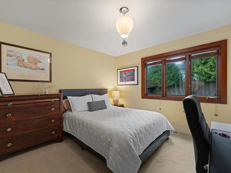 124 Carisbrooke Crescent, North Vancouver, BC, V7N 2S1 - 25