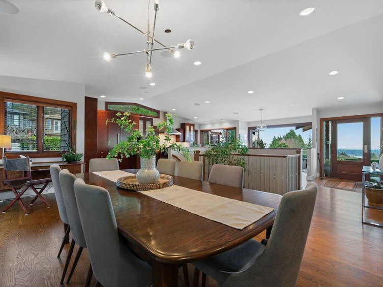 124 Carisbrooke Crescent, North Vancouver, BC, V7N 2S1 - 17