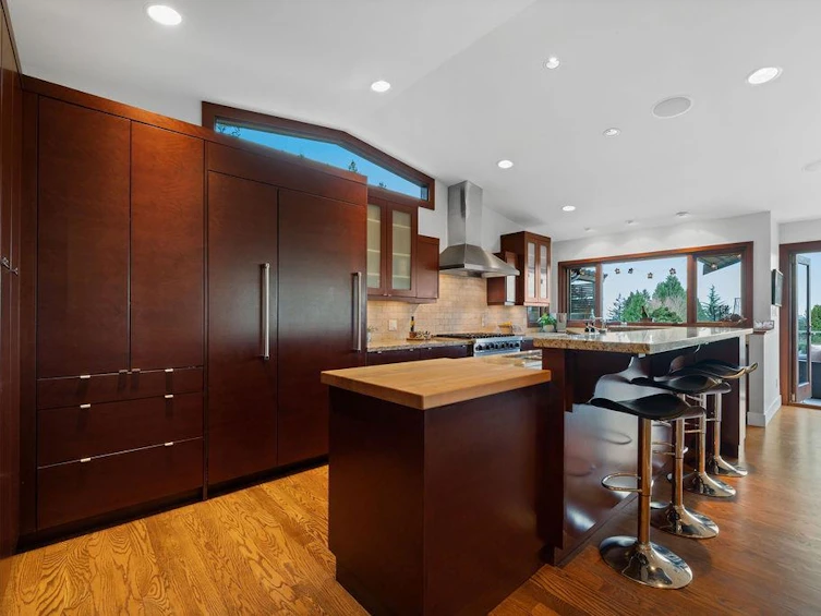 124 Carisbrooke Crescent, North Vancouver, BC, V7N 2S1 - 14