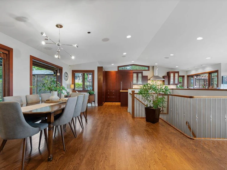 124 Carisbrooke Crescent, North Vancouver, BC, V7N 2S1 - 16