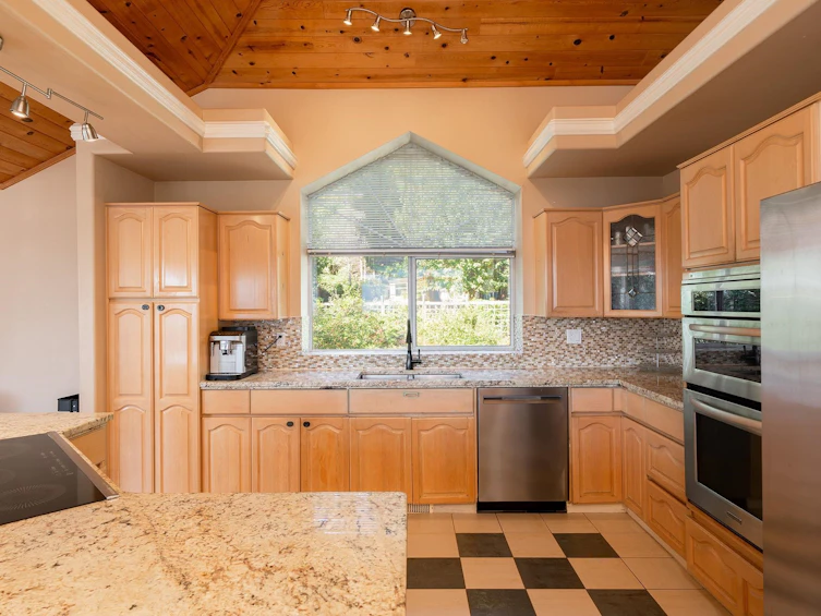 252 Jason Road, Bowen Island, BC, V0N 1G1 - 10