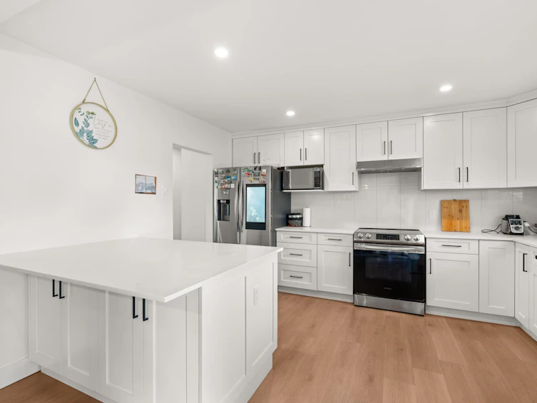 1106 Duthie Avenue, Burnaby, BC, V5A 2R4 - 6