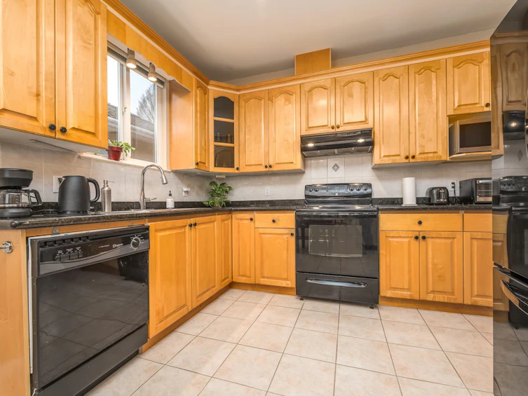 1233 Rupert Street, Vancouver, BC, V5K 5E1 - 6