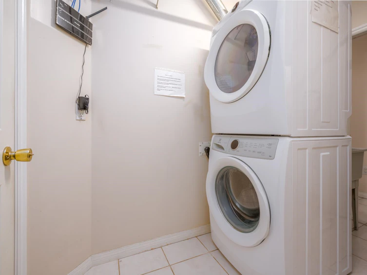 1233 Rupert Street, Vancouver, BC, V5K 5E1 - 17