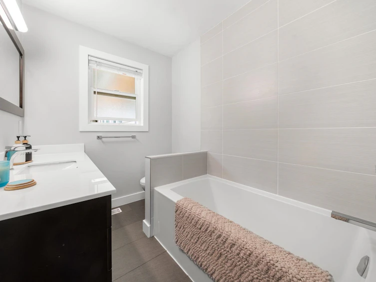 4515 Meadowbank Close, North Vancouver, BC, V7K 2L1 - 28