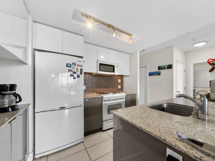 803-4808 Hazel Street, Burnaby, BC, V5H 0A2 - 11