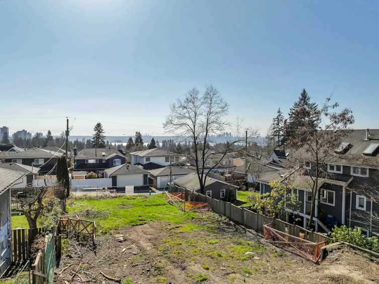 241 W 27th Street, North Vancouver, BC, V7N 2H2 - 3