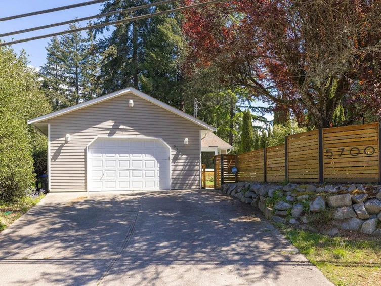 5700 Trident Avenue, Sechelt, BC, V0N 3A0 - 33
