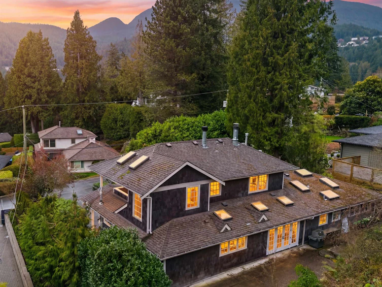 5478 Greenleaf Road, West Vancouver, BC, V7W 1N6 - 2