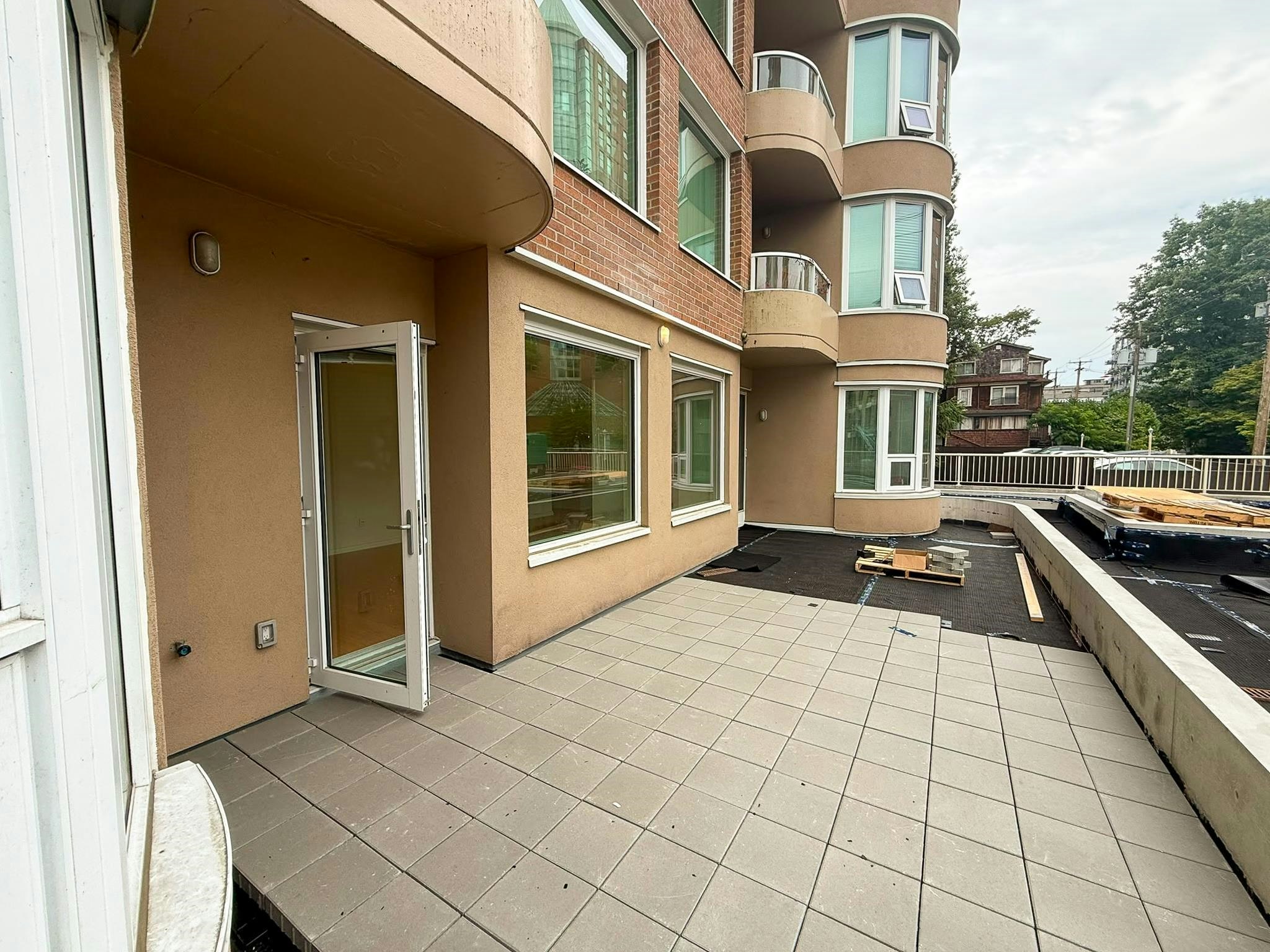 101-1845 Robson Street, Vancouver, BC, V6G 1E4