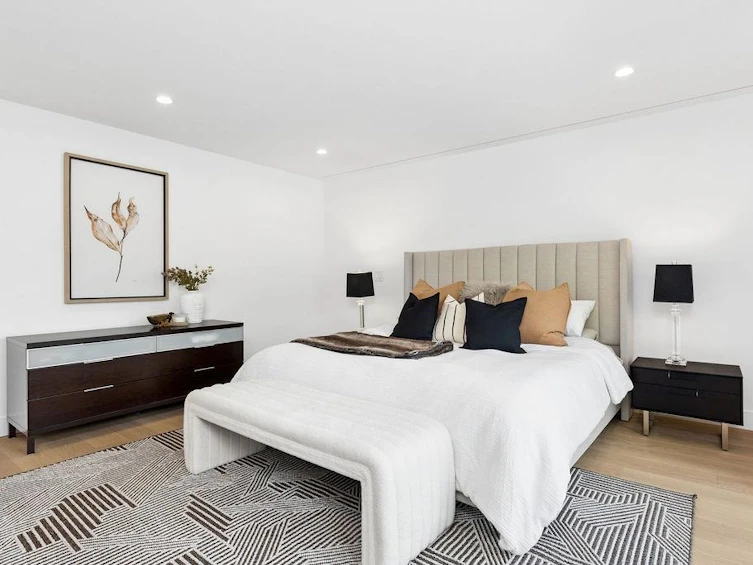 1200 Bedford Court, North Vancouver, BC, V7R 1L2 - 24