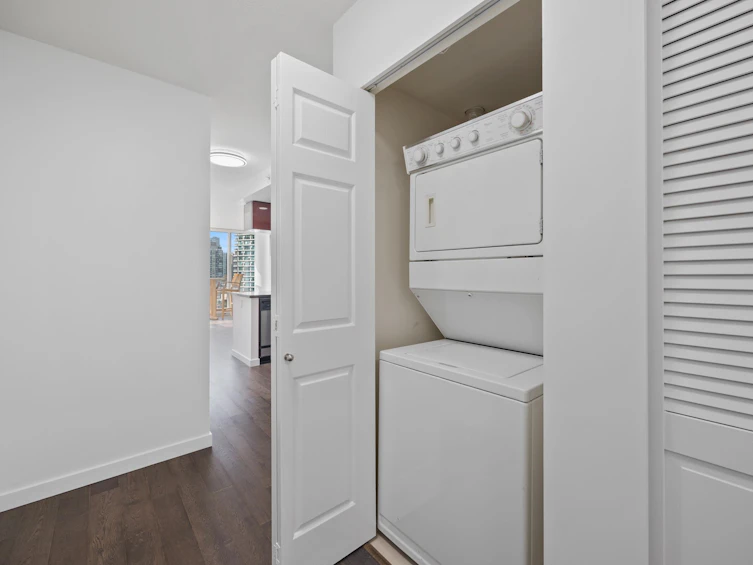 1901-1033 Marinaside Crescent, Vancouver, BC, V6Z 3A3 - 31
