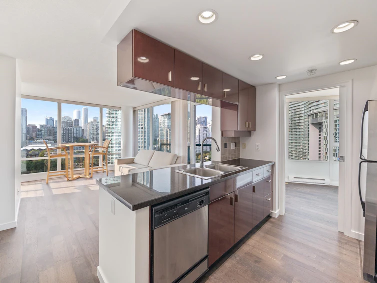 1901-1033 Marinaside Crescent, Vancouver, BC, V6Z 3A3 - 16