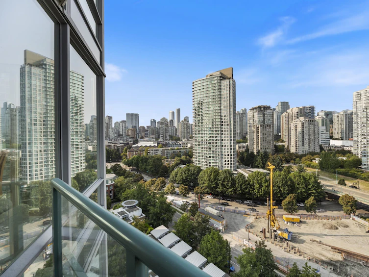 1901-1033 Marinaside Crescent, Vancouver, BC, V6Z 3A3 - 13