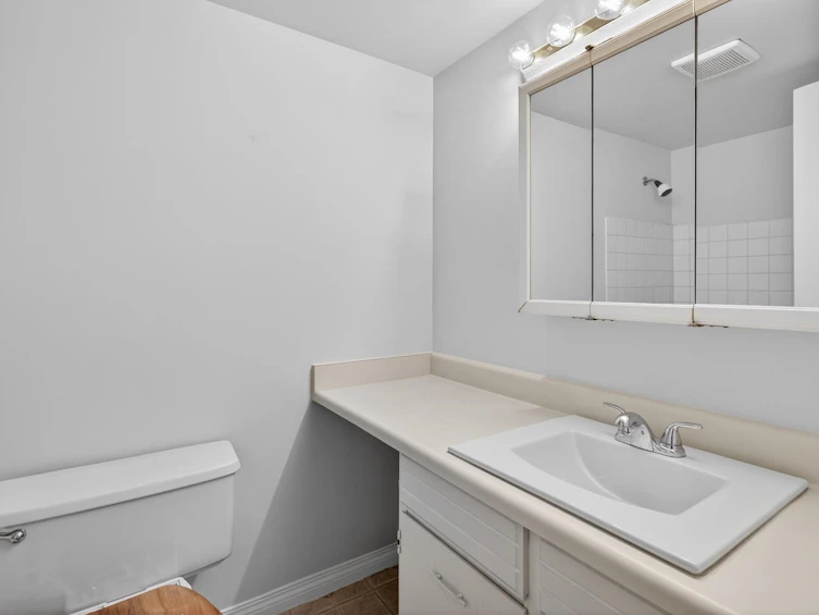 203-145 St. Georges Avenue, North Vancouver, BC, V7L 3G8 - 17