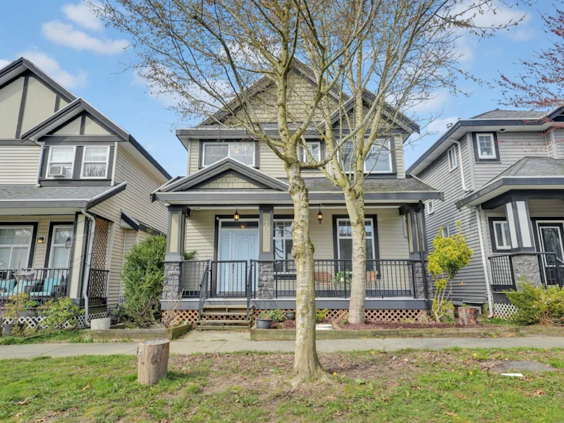 7071 195a Street, Surrey BC V4N 5Z6