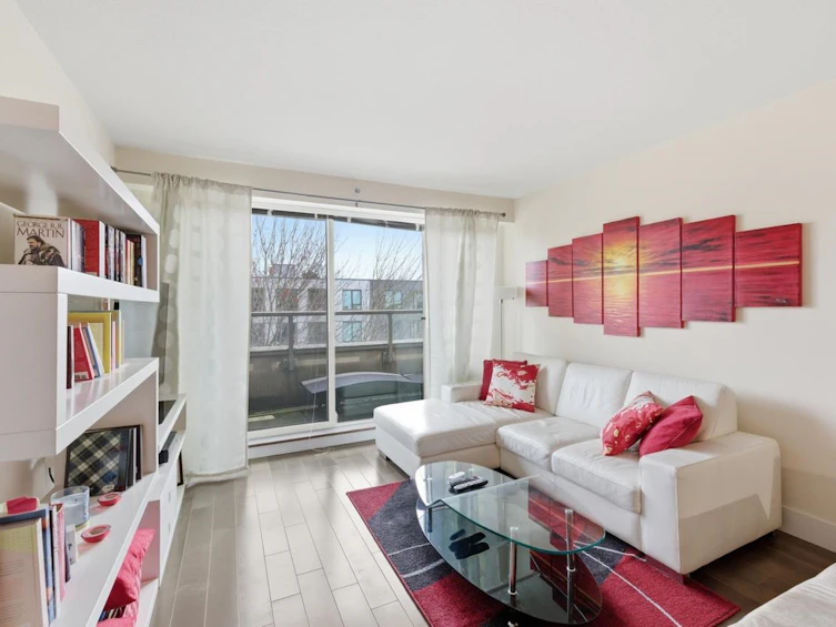 PH-8-1689 E 13th Avenue, Vancouver, BC, V5N 0A5