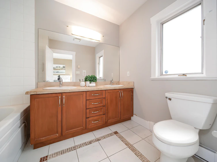 2862 W 22nd Avenue, Vancouver, BC, V6L 1M6 - 5
