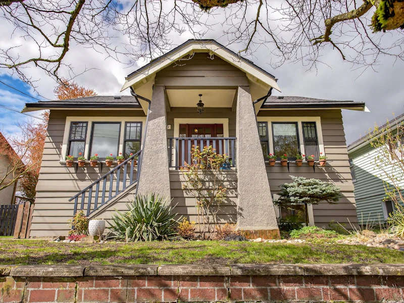 1515 Edinburgh Street, New Westminster BC V3M 2W5