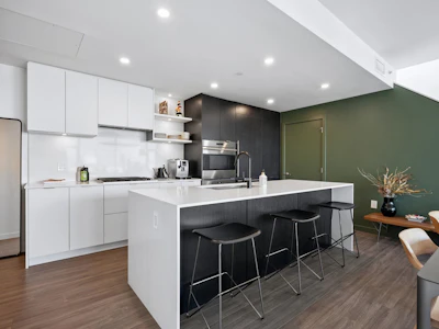 802-210 E 5th Avenue - 5