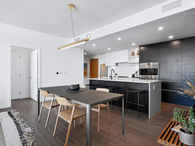 802-210 E 5th Avenue - 2