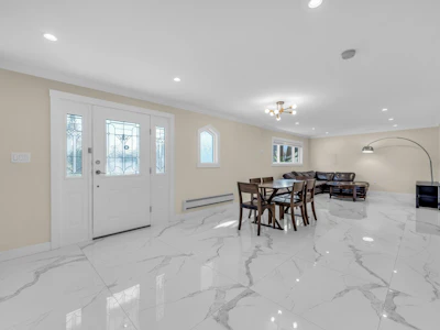 10771 Roselea Crescent - 3