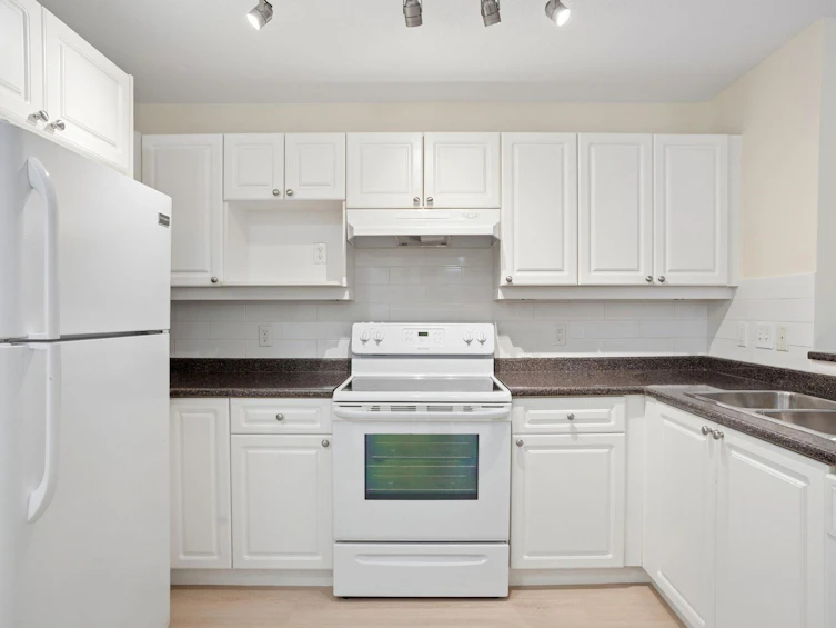 220-22025 48 Avenue, Langley, BC, V3A 3N1 - 9