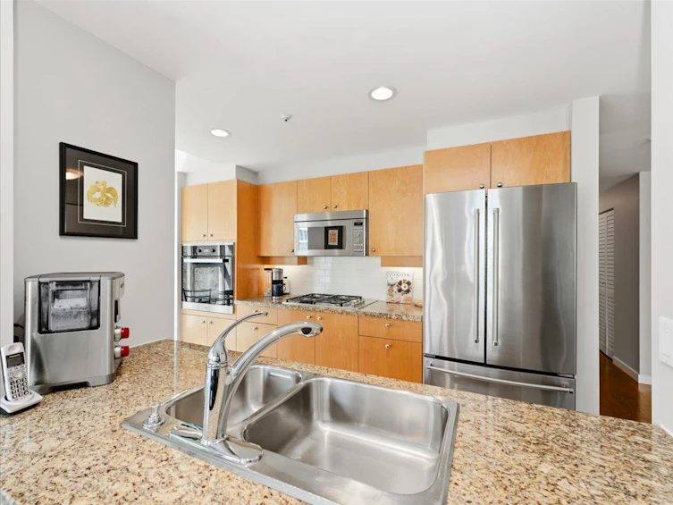 202-1790 Bayshore Drive, Vancouver, BC, V6G 3G5 - 11