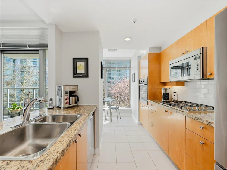 202-1790 Bayshore Drive, Vancouver, BC, V6G 3G5 - 10