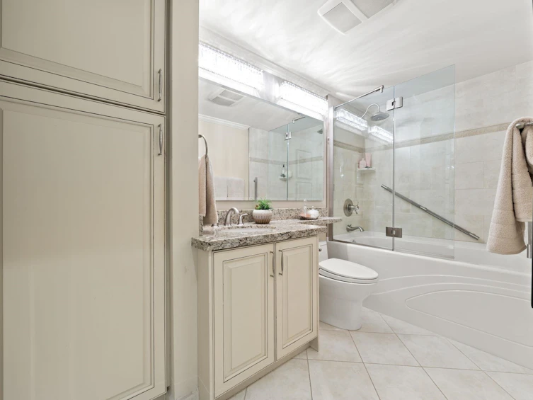 203-1125 Gilford Street, Vancouver, BC, V6G 2P7 - 16