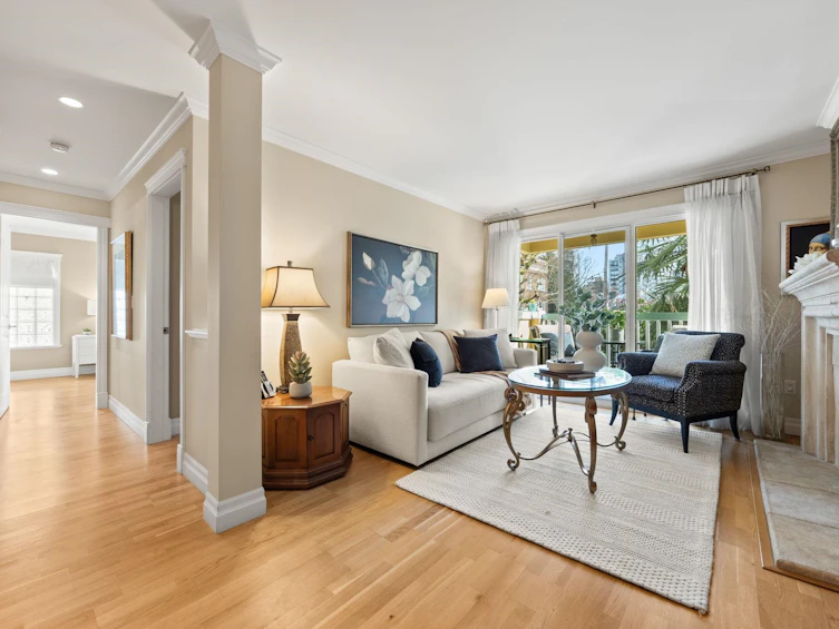 203-1125 Gilford Street, Vancouver, BC, V6G 2P7 - 2