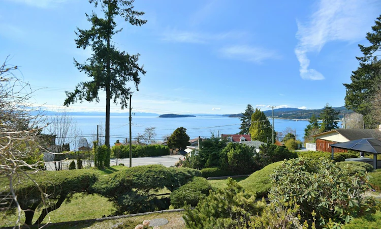 5218 Sunshine Coast Highway