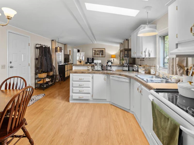 15-10221 Wilson Street - 5