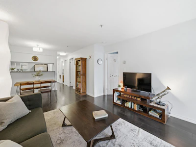 203-555 E 8th Avenue - 2