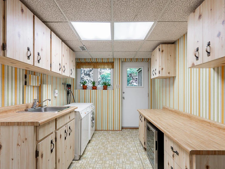 4651 Valley Road, North Vancouver, BC, V7K 2M1 - 32