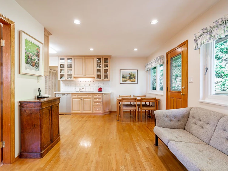 4651 Valley Road, North Vancouver, BC, V7K 2M1 - 13