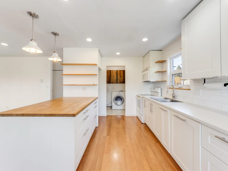 2974 Fleming Avenue, Coquitlam, BC, V3C 4S3 - 2