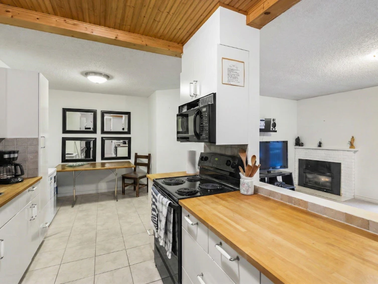 2207-10620 150 Street, Surrey, BC, V3R 7K3 - 8