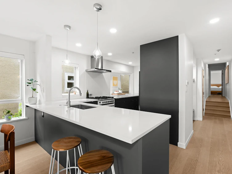 201-2238 W 2nd Avenue, Vancouver, BC, V6K 1H9 - 11