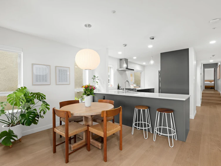 201-2238 W 2nd Avenue, Vancouver, BC, V6K 1H9 - 5