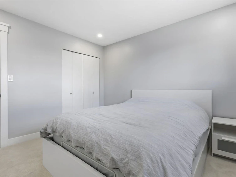2115 London Street, New Westminster, BC, V3M 3E8 - 24