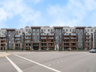 508-55 Klahanie Drive - 2
