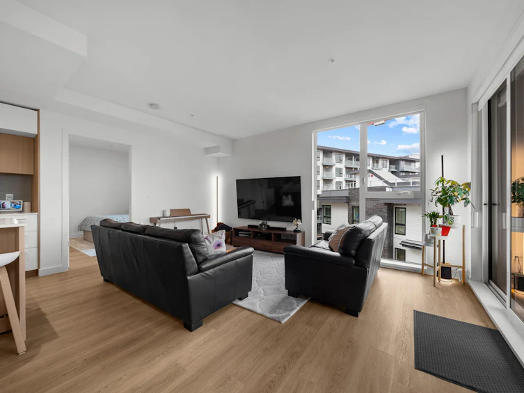 305-9580 Tower Road, Burnaby, BC, V5A 0G5 - 9