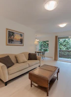 40 9000 Ash Grove Crescent