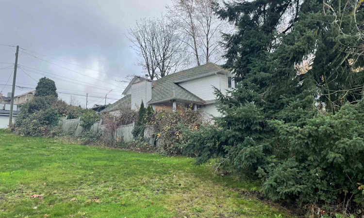 808 E 3rd Street